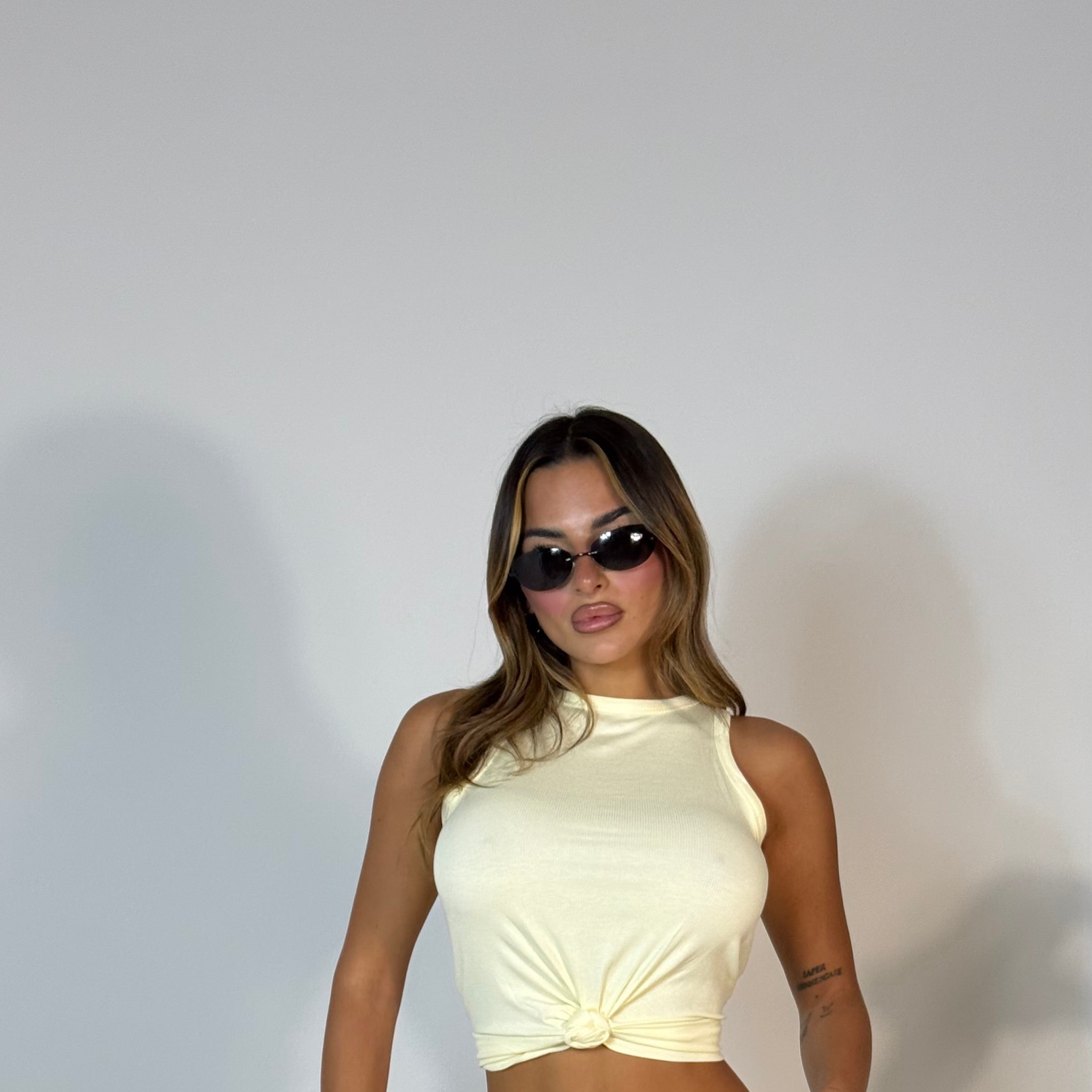 Canotta con nodo “Butter”